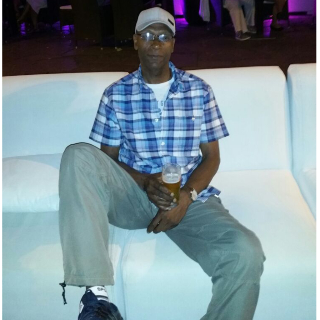DJ Stevie M (Original Pink Coconut DJ)