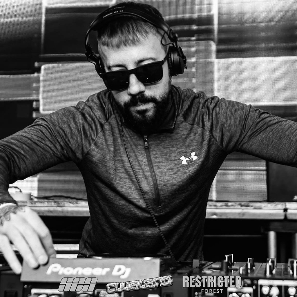 DJ Cheeze