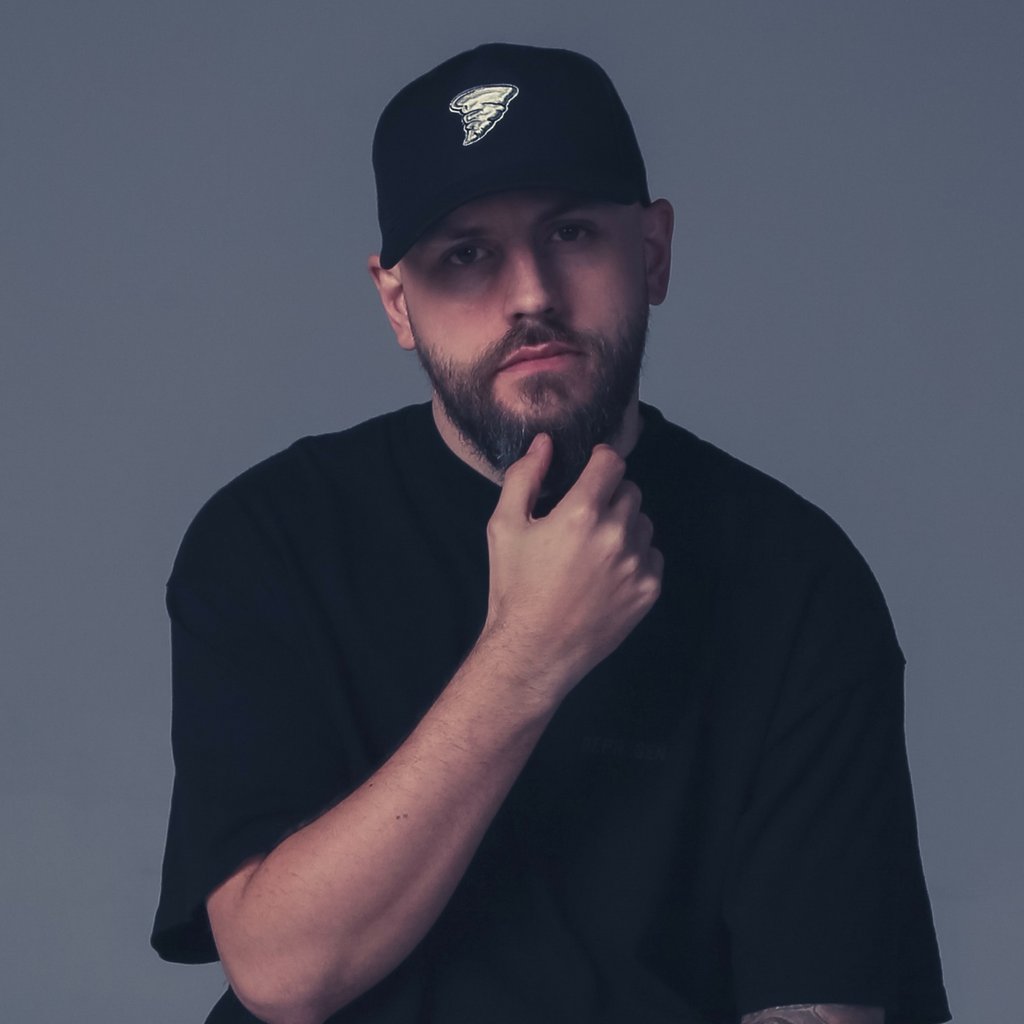 DJ SILK (@SILKSHUTDOWN)