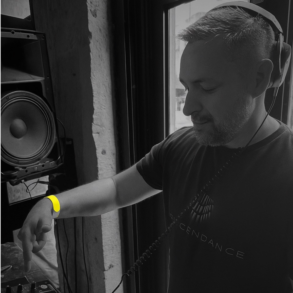 Dj_Dins