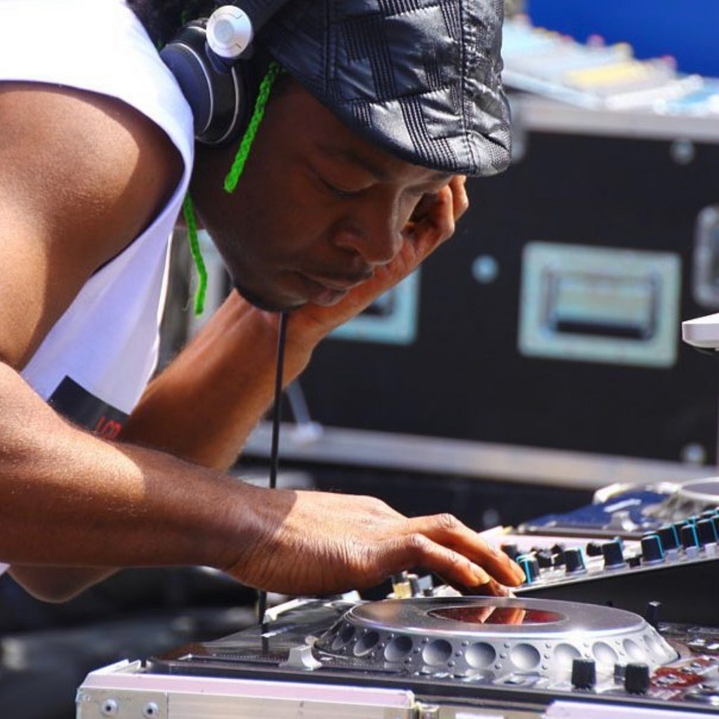 DJ Compass Official